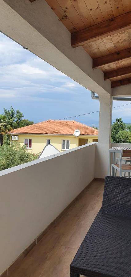 Apartmani Sonia Njivice Exterior photo