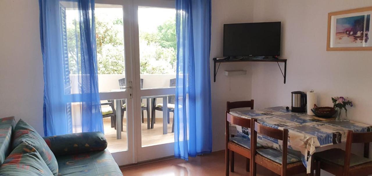Apartmani Sonia Njivice Exterior photo
