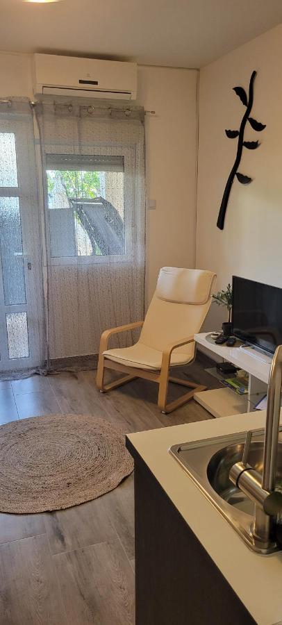 Apartmani Sonia Njivice Exterior photo
