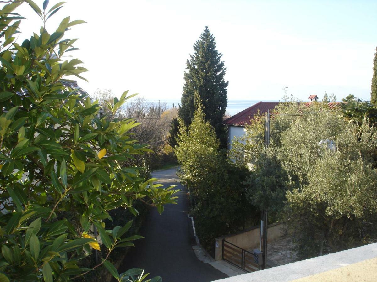 Apartmani Sonia Njivice Exterior photo
