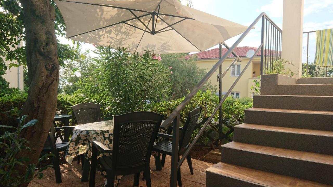 Apartmani Sonia Njivice Exterior photo